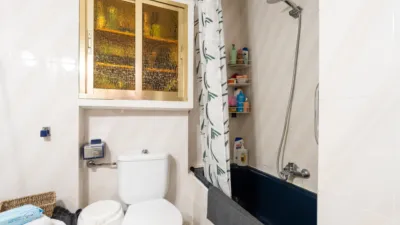 Piso en venta en Calle de Camarena, Aluche (Distrito Latina. Madrid Capital) de 349.000 €