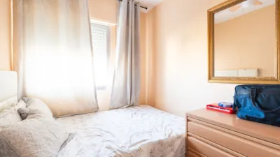 Piso en venta en Calle de Camarena, Aluche (Distrito Latina. Madrid Capital) de 349.000 €