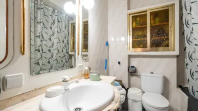 Piso en venta en Calle de Camarena, Aluche (Distrito Latina. Madrid Capital) de 349.000 €