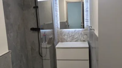 Piso en venta en Calle de Maqueda, cerca de Calle del Tembleque, Aluche (Distrito Latina. Madrid Capital) de 260.000 €