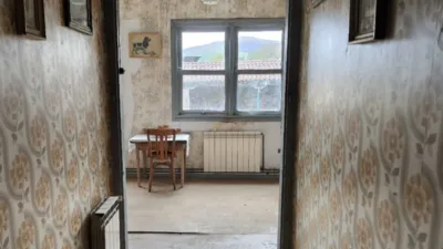 Semi-detached house in Barrio Aes photo 12