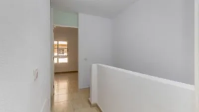 Duplex for sale via auction. C/La Tosca, Adeje, Callao Salvaje. Complejo Arcoíris Playa. 2 bedrooms, one with built-in wardrobe. 71 m² built area, located in a building from 2003 with communal pool. Includes living-dining room, fitted kitchen, 2 bathrooms and a 13 m² garage space. The property requires [renovation]. photo 10