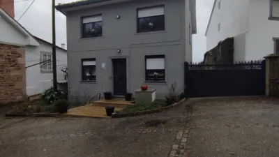 Chalet en venta en Lugar de Piñeiro Eixo, Marrozos-Eixo (Santiago de Compostela) de 320.000 €