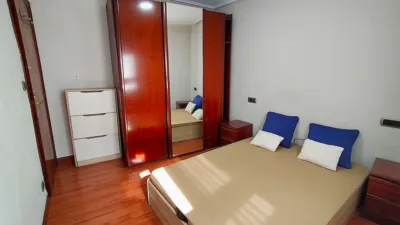 Apartment on Calle de Julián Gayarre photo 11