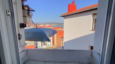 Apartment on Calle de Julián Gayarre photo 19