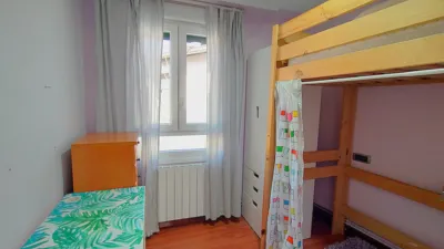 Apartment on Calle de Julián Gayarre photo 25
