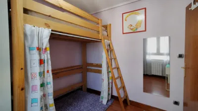 Apartment on Calle de Julián Gayarre photo 26