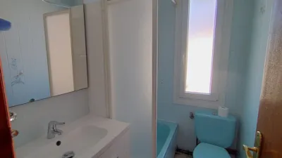 Apartment on Calle de Julián Gayarre photo 21