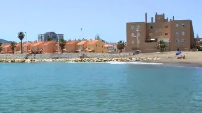 Chalet adosado en venta en Paseo de las Acacias, número s/n, Guadalmar (Distrito Churriana. Málaga Capital) de 550.000 €
