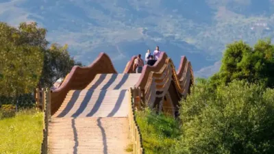 Chalet adosado en venta en Paseo de las Acacias, número s/n, Guadalmar (Distrito Churriana. Málaga Capital) de 550.000 €