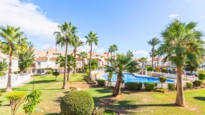 Chalet adosado en venta en Paseo de las Acacias, número s/n, Guadalmar (Distrito Churriana. Málaga Capital) de 550.000 €
