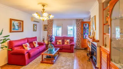 Chalet adosado en venta en Paseo de las Acacias, número s/n, Guadalmar (Distrito Churriana. Málaga Capital) de 550.000 €