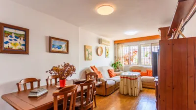 Chalet adosado en venta en Paseo de las Acacias, número s/n, Guadalmar (Distrito Churriana. Málaga Capital) de 550.000 €