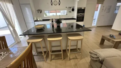 Chalet unifamiliar en venta en Avenida Pescadoras, Gran Tarajal (Tuineje) de 360.000 €