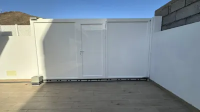 Chalet unifamiliar en venta en Avenida Pescadoras, Gran Tarajal (Tuineje) de 360.000 €