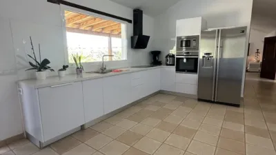 Chalet unifamiliar en venta en Calle Poeta Juan Betancor Garcia, Tuineje de 450.000 €