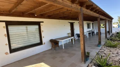 Chalet unifamiliar en venta en Calle Poeta Juan Betancor Garcia, Tuineje de 450.000 €