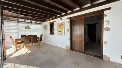 Chalet unifamiliar en venta en Calle Poeta Juan Betancor Garcia, Tuineje de 450.000 €