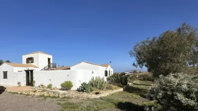 Chalet unifamiliar en venta en Calle Poeta Juan Betancor Garcia, Tuineje de 450.000 €