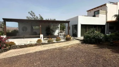 Detached family home in Gran Tarajal photo 4