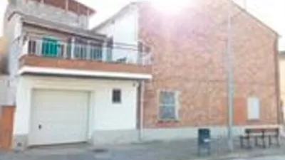 House for sale in Carrer del Mossèn Brugulat, Alfarràs of 77.000 €