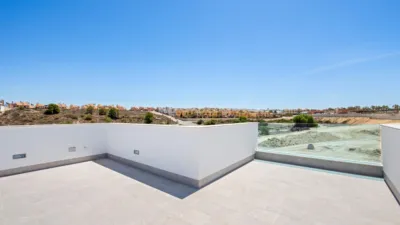 Chalet on Carrer de Manuel de Falla photo 13