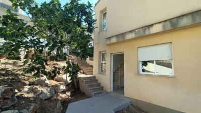 Detached house on Carrer de la Foia de Bunyol photo 2
