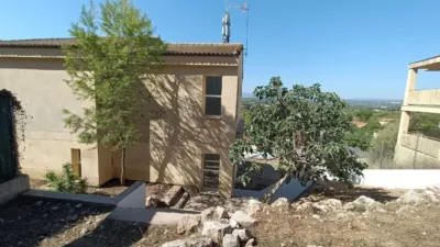 Detached house on Carrer de la Foia de Bunyol