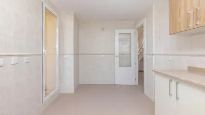 Detached house on Carrer de la Foia de Bunyol photo 9