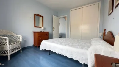 Apartment on Calle de la Doctora Ángela Santamaría Giménez photo 13