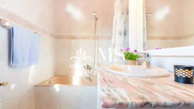 Detached house on Carrer de Can Ballesta photo 47