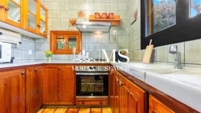 Detached house on Carrer de Can Ballesta photo 31