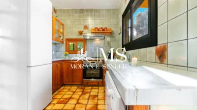 Detached house on Carrer de Can Ballesta photo 29