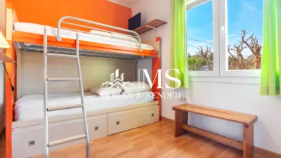 Detached house on Carrer de Can Ballesta photo 38