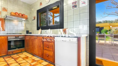 Detached house on Carrer de Can Ballesta photo 30