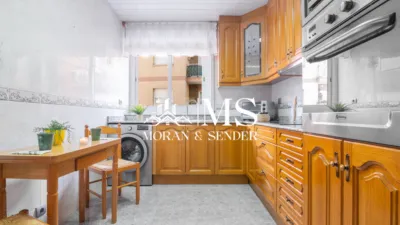Terraced house in Carrer del Brillant photo 3
