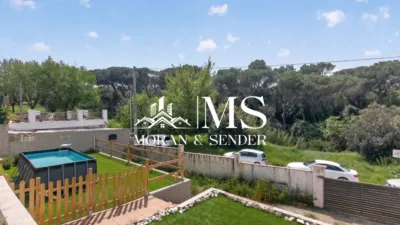 Single-family home on Carrer del Penedès photo 2