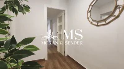 Apartment on Carrer de Marta Moragas photo 4