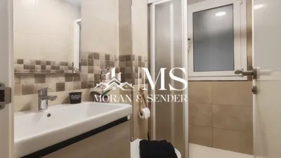 Apartment on Carrer de Marta Moragas photo 11