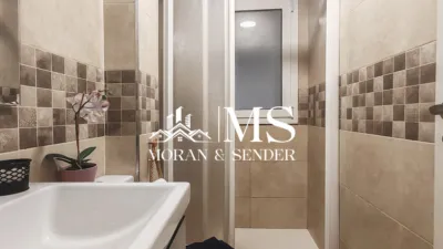 Apartment on Carrer de Marta Moragas photo 12