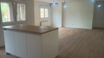 Piso en alquiler en Calle de la Cañada de la Sierra, cerca de Calle Paralela, Tres Olivos-La Piedad (Talavera de la Reina) de 1.000 €<span>/mes</span>