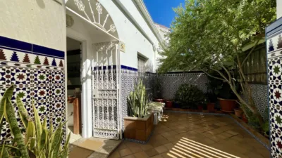 Casa en venta en Plaza de Neptuno, Hornos Púnicos (San Fernando) de 330.000 €