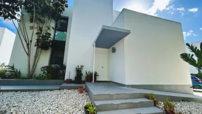 Chalet on Avenida Vía Augusta photo 2