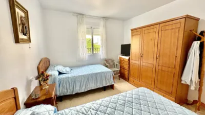 Chalet on Calle de Castillejo photo 31