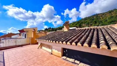 House on Calle Real photo 3
