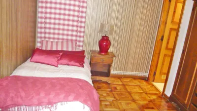 Detached family home on Camino de la Peña photo 10