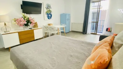 Piso en alquiler en Calle de la Luna, 8 - Imagen 2