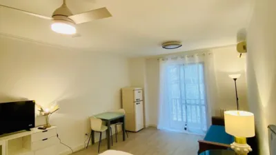 Apartamento en alquiler en Calle de la Luna - Imagen 2