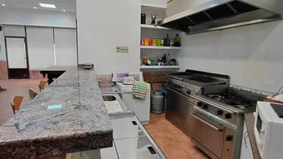 Local comercial en venta en Calle Vienne - Més