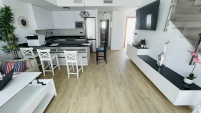 Semi-detached chalet on Calle Fotógrafo Tiana photo 17